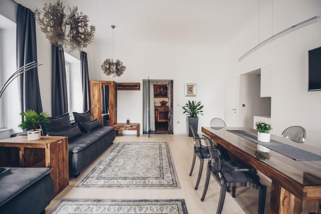 Feel Ljubljana Centre Apartment ภายนอก รูปภาพ