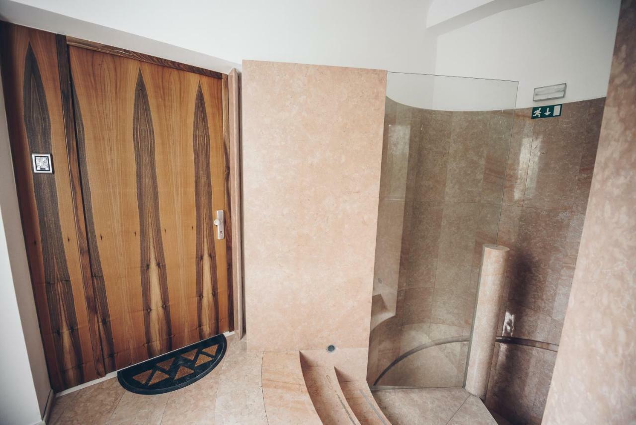 Feel Ljubljana Centre Apartment ภายนอก รูปภาพ