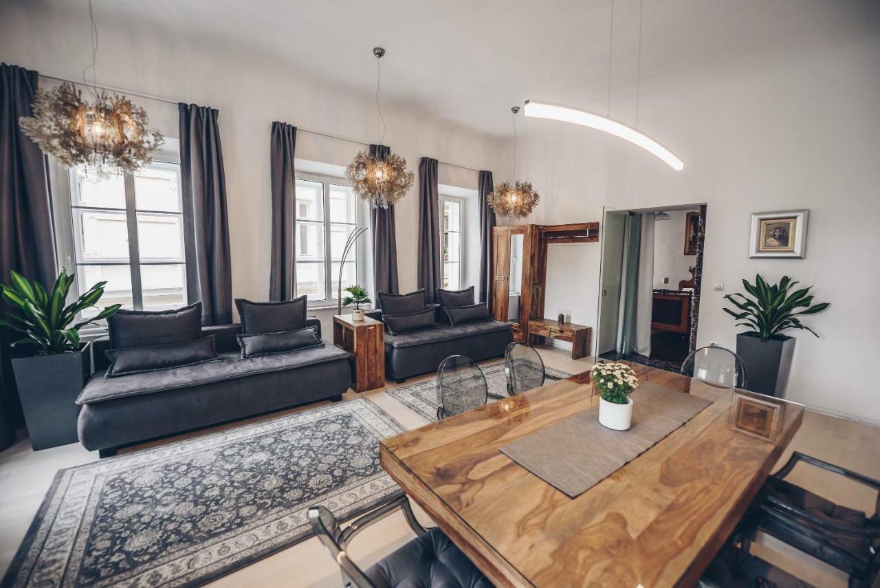 Feel Ljubljana Centre Apartment ภายนอก รูปภาพ