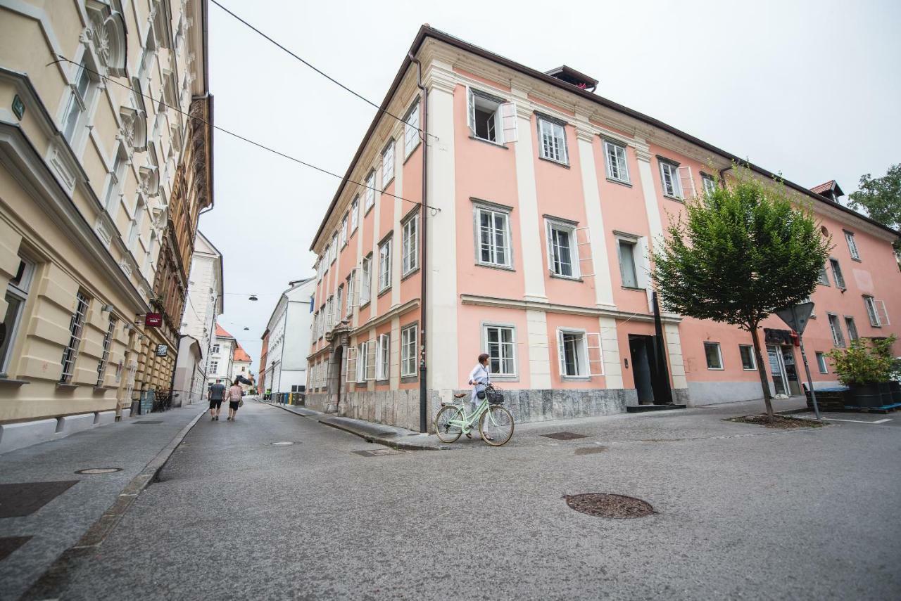 Feel Ljubljana Centre Apartment ภายนอก รูปภาพ
